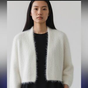 Y2K Angora moda International Cream Fuzzy Women's Shrug